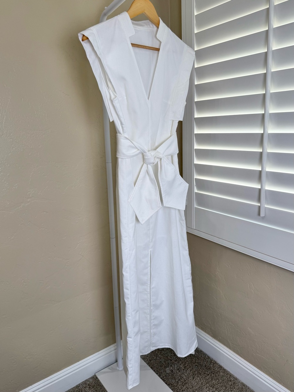 Commense White Linen Blend V Neck Bow Belt Midi Dress Slit NWT Small - Picture 6 of 15